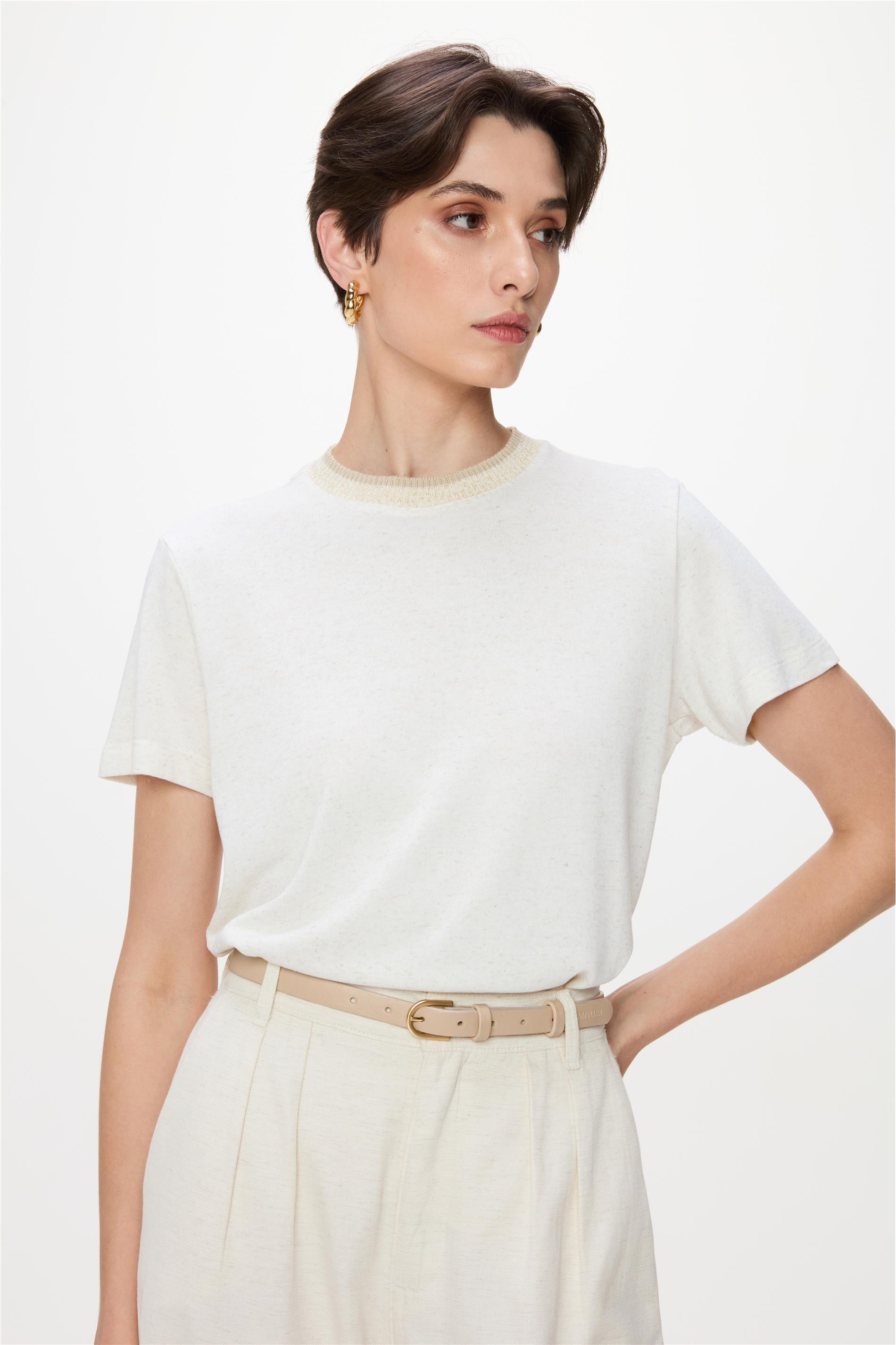 Camiseta Feminina com Linho e Ribana